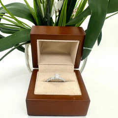 Hearts on Fire Diamond 0.51 cts J SI1 set in a Platinum Engagement Ring