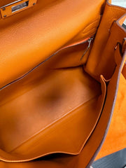 HERMES Kelly Retourne 32 cmm Circa 2005 Orange Veau Swift Palladium Hardware