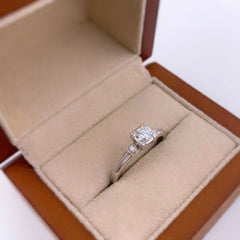 Vintage Round Diamond Engagement Ring 0.34 tcw 14kt White Gold