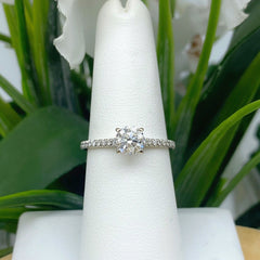 Round Brilliant Diamond 0.79 tcw Diamond Band Engagement Ring 14kt White Gold